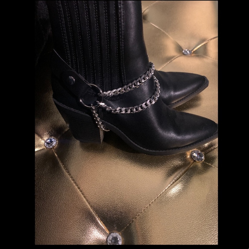 (New) Chain Accent Ankle Boots - Picture 5 of 16